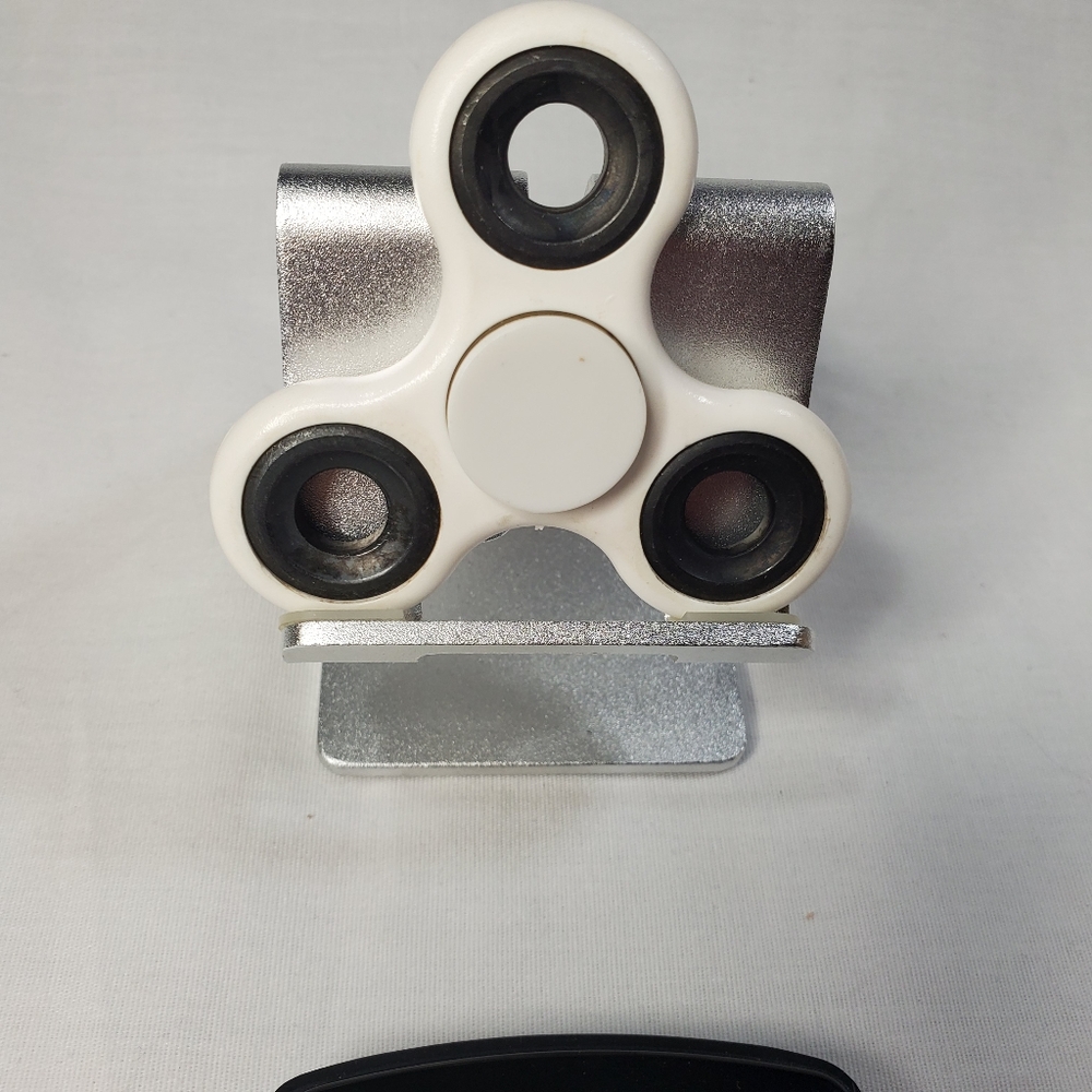2 for $5 White and black fidget spinner toy